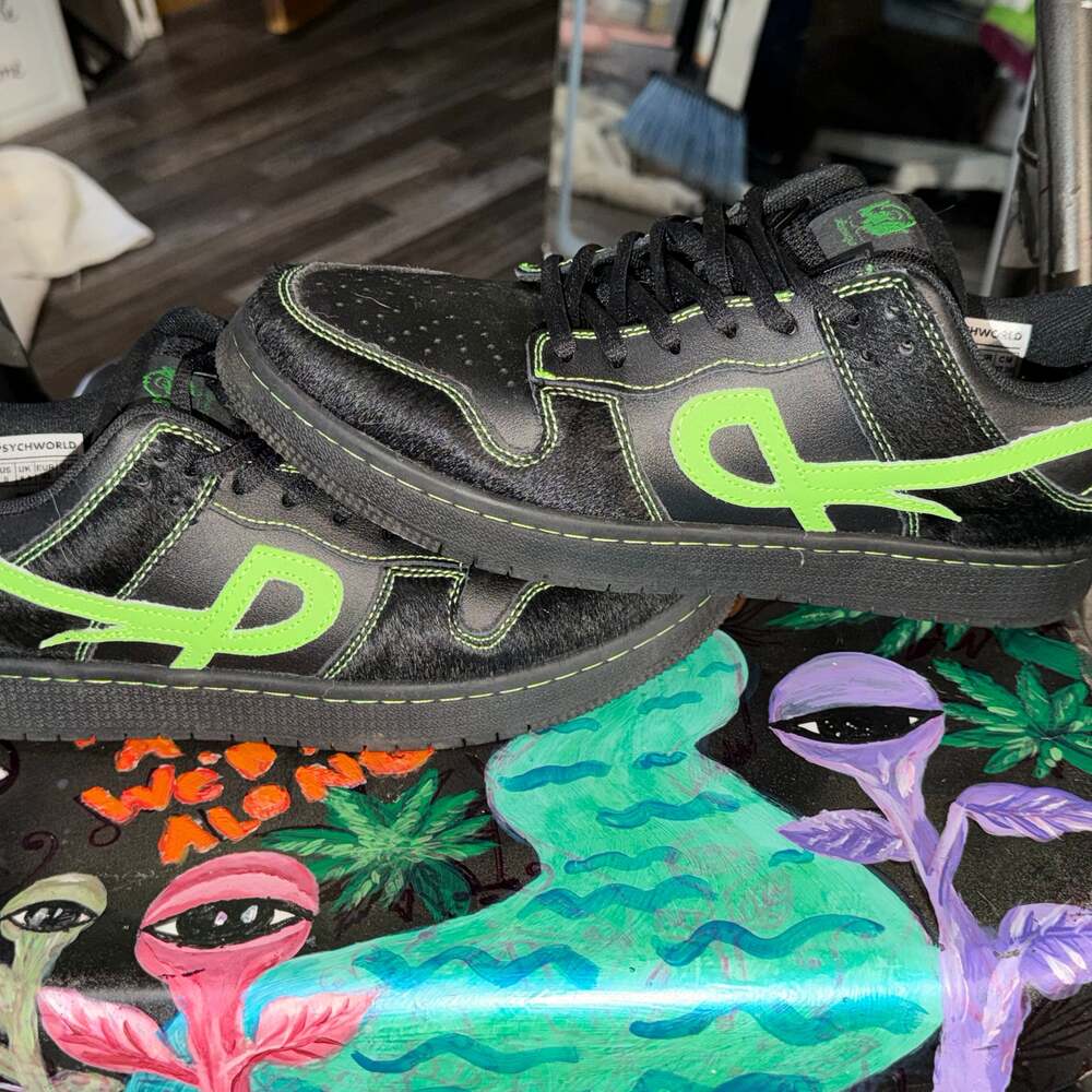 Psychworld Low Pro 9M Black/Green Brand New